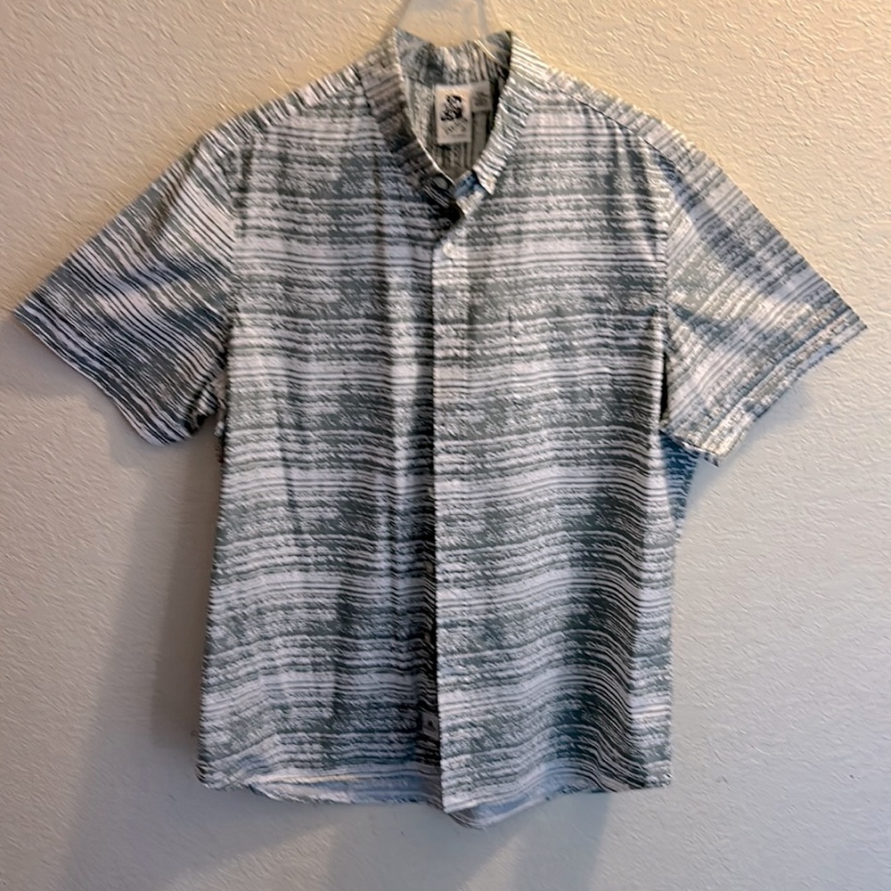 Kennington casual button up SZ-XXL 🌴 NWOT.  never worn Perfect condition